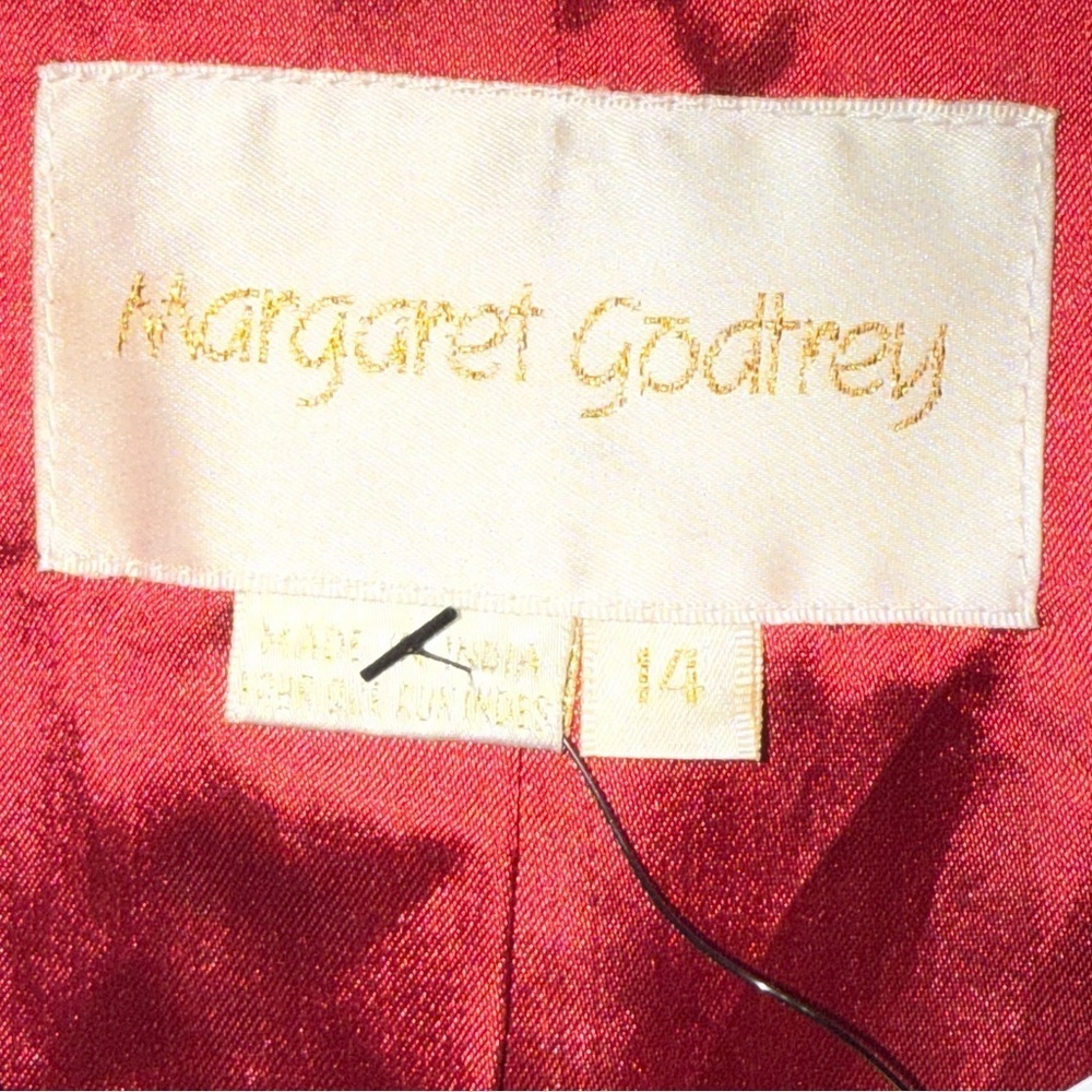 Elegant Red Leather Women's Blazer - Picture 9 of 10